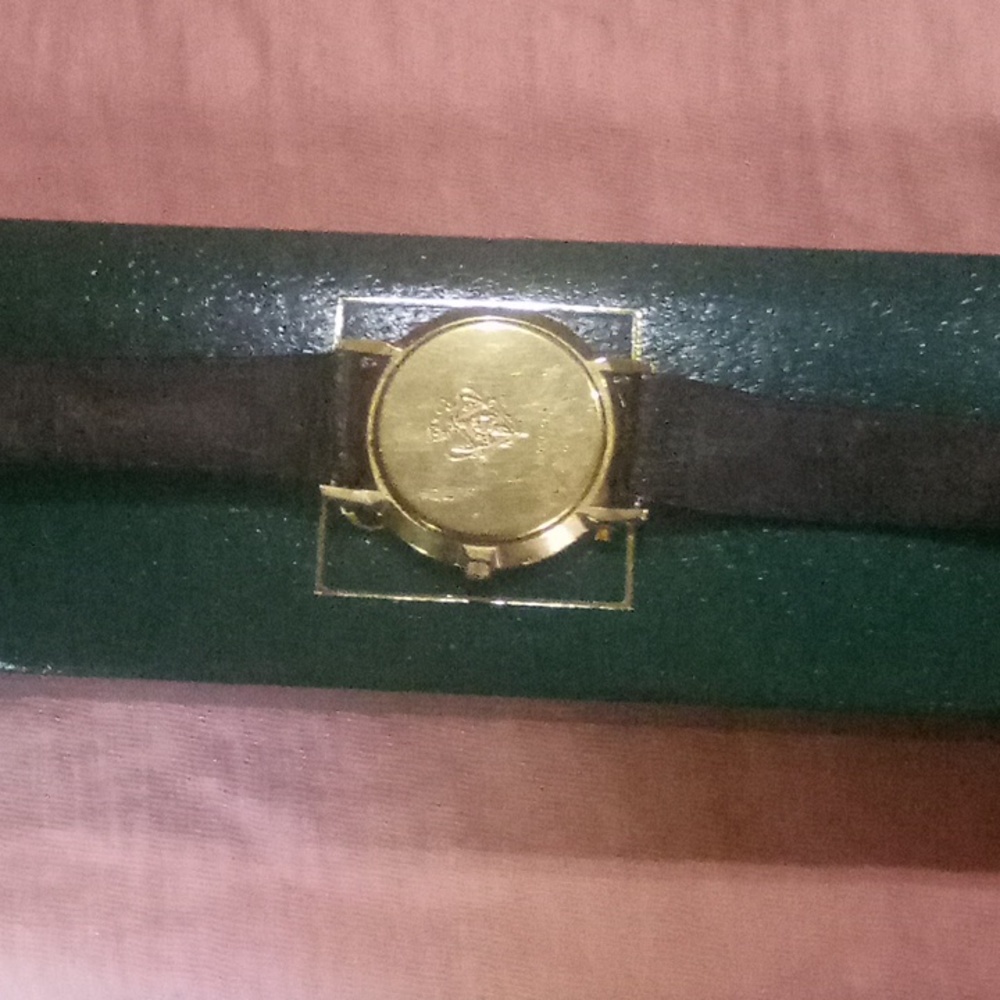 Vintage Gucci 3000L Watch Collection - Picture 4 of 4